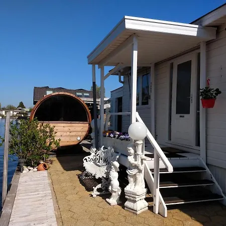 Chalé With Waterfront Sauna And Boat Loosdrecht