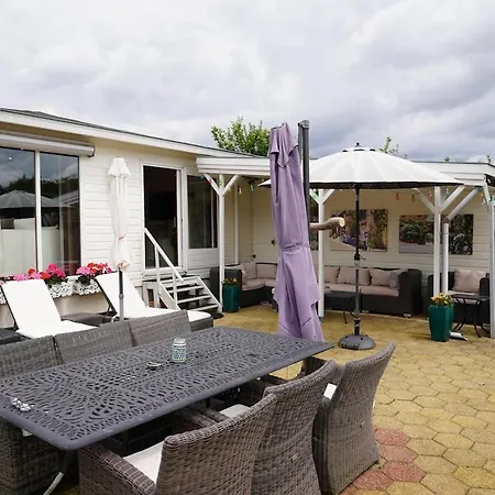Chalé With Waterfront Sauna And Boat *