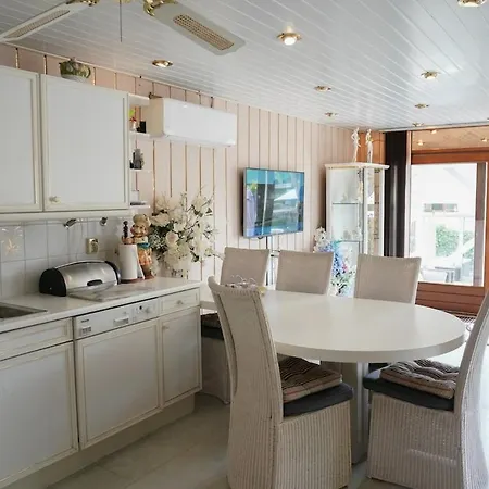 With Waterfront Sauna And Boat * Loosdrecht