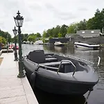 With Waterfront Sauna And Boat *