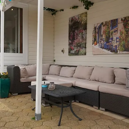 Chalet With Waterfront Sauna And Boat Loosdrecht